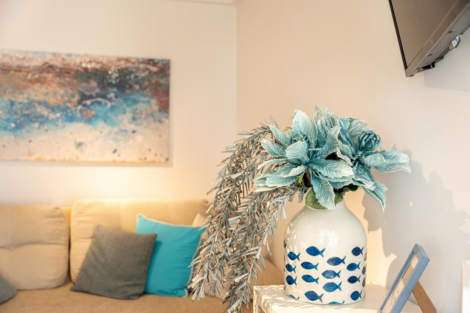 Blue & White Velvet 20M From The Beach Danilia Eksteriør billede